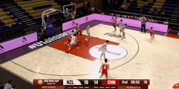 表现不俗！石洺豪8投4中得到11分4板4助2断 正负值+10