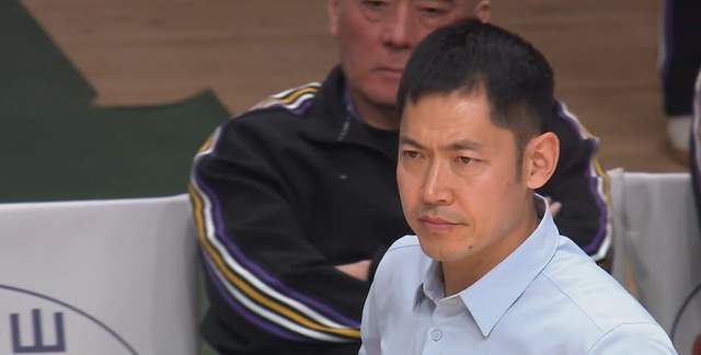 开云登录入口-狂输23分后,多位媒体人发声,怒斥缺乏精神领袖,矛头对准张庆鹏