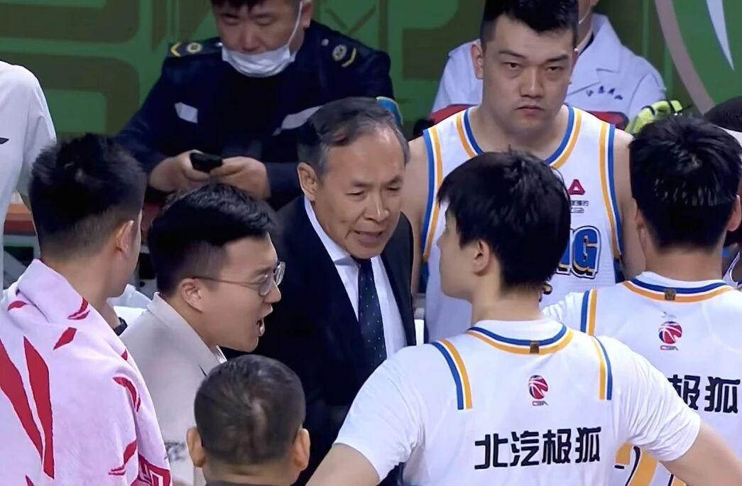 开云官网-北京男篮2分险胜同曦,赵睿24+4+6火力全开,周琦10+9祝铭震19分